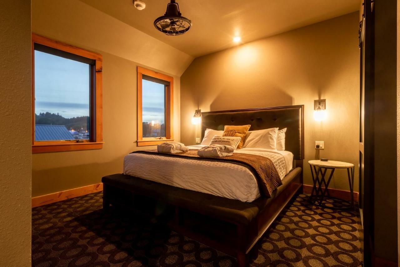 At The Helm Hotel Ilwaco Habitación foto